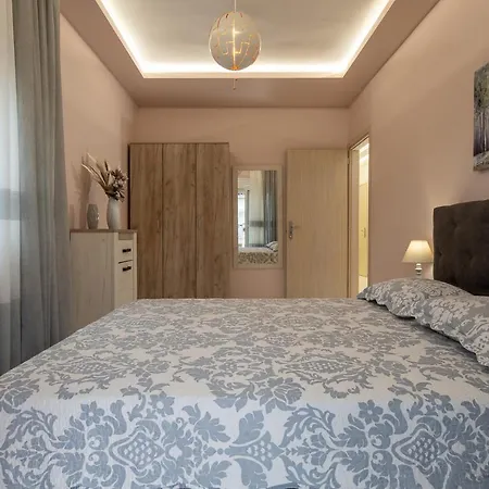 Family House Nikos 3 *